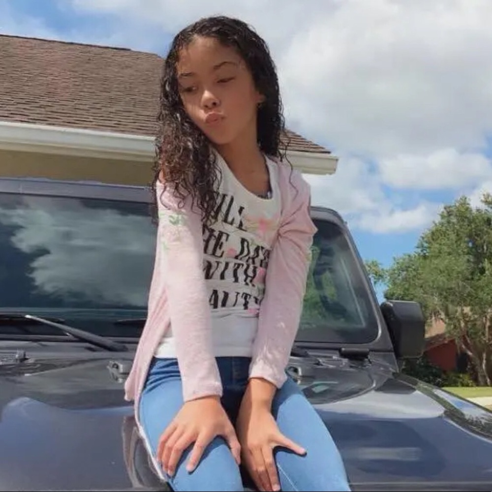 Meet your Posher, Xia